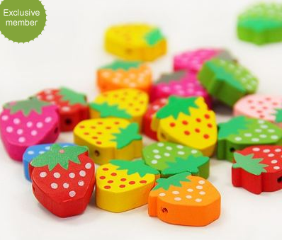 20 Free DIY Strawberry Charm Pendant Wooden Beads