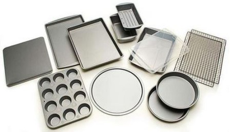 $19.88 (Reg $29) 12-Piece Bakeware Set at Walmart
