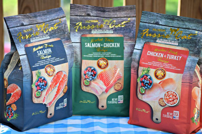 FREE Fussie Cat Food 2lb Bag Voucher + FREE Can Wet Food