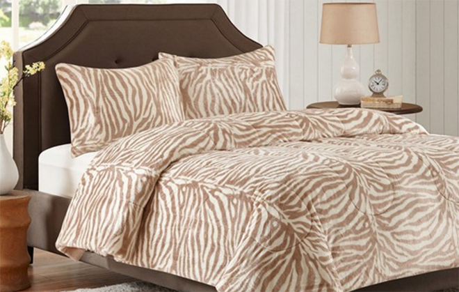 animal-print-comforter