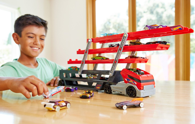 Hot-Wheels-Mega-Hauler-Truck-SITE