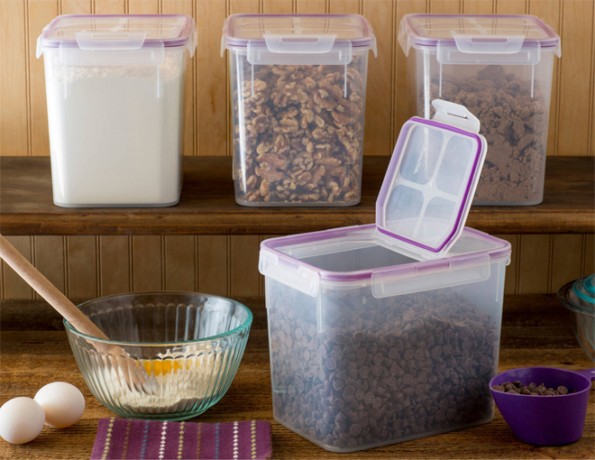 $16.09 (Reg $39) Set of 4 Snapware Storage Containers + FREE Pickup