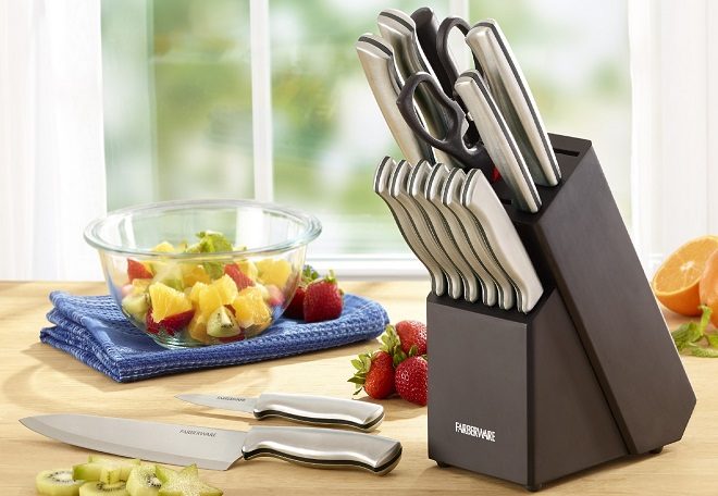 $19.99 (Reg $70) Farberware 15-Piece Cutlery + FREE Store Pickup