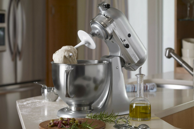 *HOT* $159.99 (Reg $350) KitchenAid Artisan 5-Qt Stand Mixer + FREE Shipping