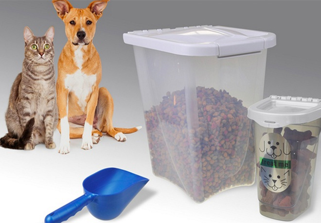 $5 (Reg $16) 10-Pound Pet Food Container