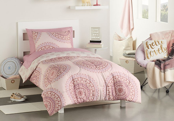 $39.99 (Reg $100) Twin XL 5-Piece Reversible Comforter Dorm Kit + FREE Pickup