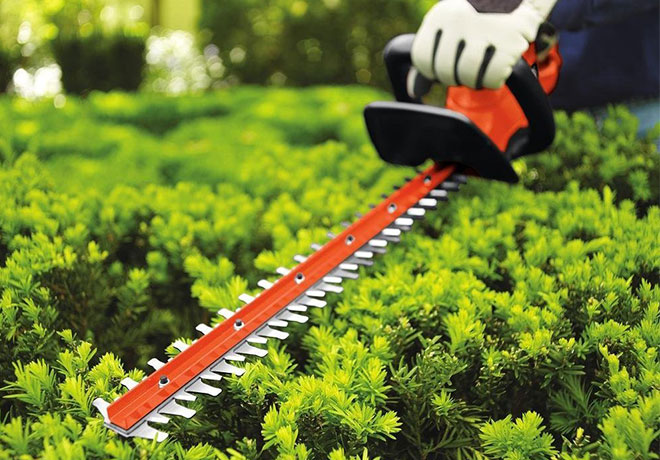 *HOT* $31.48 (Reg $60) Black+Decker Hedge Trimmer + FREE Shipping