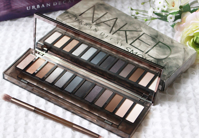 $27 (Reg $54) Urban Decay Eyeshadow Palette + 3 Samples + FREE Lipstick