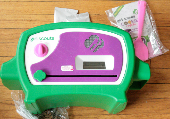 *HOT* $12.59 (Reg $90) Girl Scouts Deluxe Cookie Oven + FREE Shipping