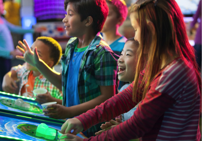 Kids at chuck e cheese