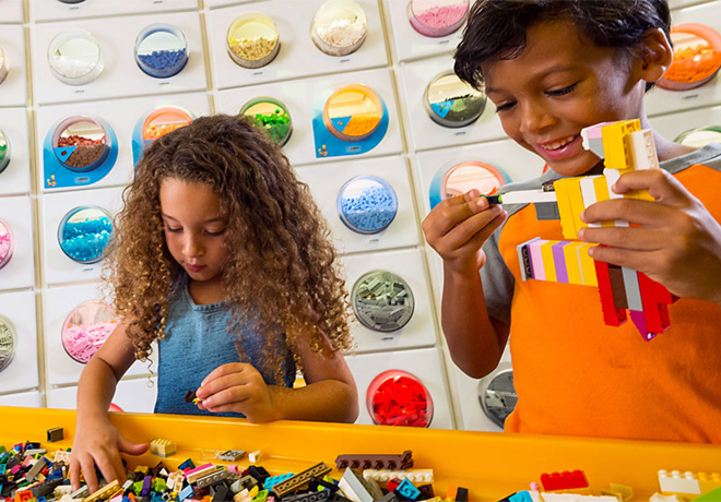 FREE LEGO Dog Mini Build (11/7 & 11/8 Only)