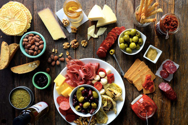 FREE DeLallo Foods 2018 Calendar + Coupons