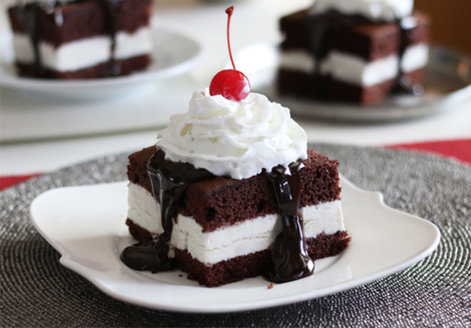 FREE Hot Fudge Cake at Shoney's (Today Only)