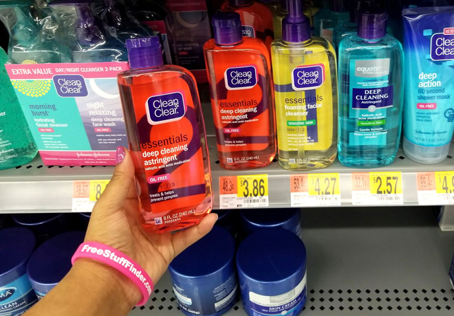 $1.86 (Reg $4) Clean & Clear Essential Deep Cleaning Astringent at Walmart