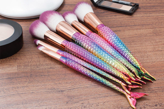 *HOT* Mermaid 6-Piece Makeup Brush Set Only $10 + Free Shipping