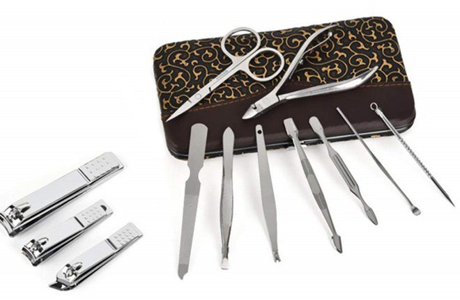 Amazon: 12-Piece Professional Grooming Kit + FREE Case ONLY $4.99 + FREE Shipping