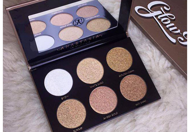 Anastasia Beverly Hills Ultimate Glow Kit Only $19.99 + FREE Shipping (Regularly $45)