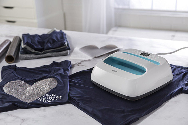 Cricut EasyPress for Just $106.56 + FREE Shipping on Amazon (Regularly $150)