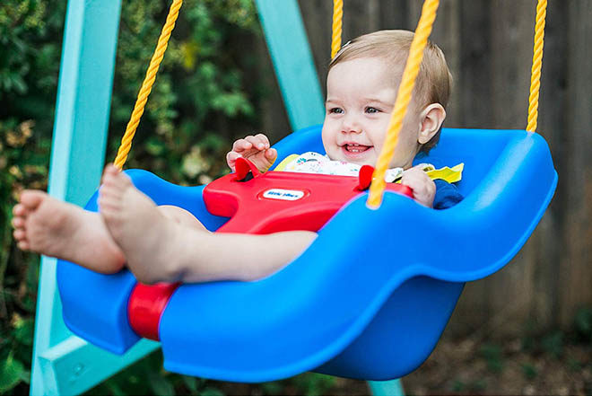 Little Tikes 2-in-1 Snug ‘n Secure Swing for Only $16.99 (Reg $27) at Walmart.com