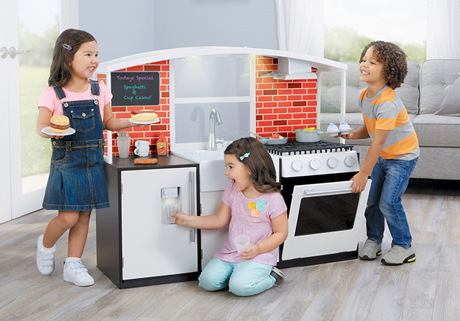 Little Tikes Wooden Kitchen JUST $99.99 (Reg $250) + Free Shipping at Walmart.com