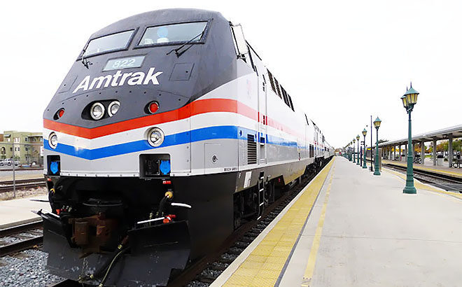 WOW! 30% Off Amtrak Regular Train Fare (For Students Ages 17-24)