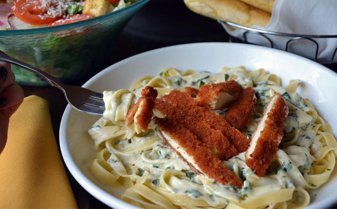 Olive Garden Unlimited Pasta, Breadsticks and Soup or Salad ONLY $10.99!