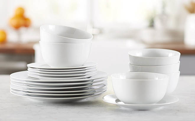 AmazonBasics 18-Piece Dinnerware Set for JUST $30.26 (Awesome Reviews)