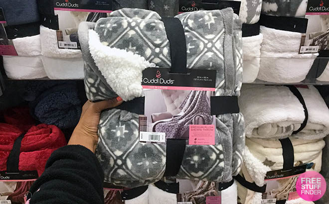 Kohl's: Cuddl Duds Sherpa Fleece Throws for JUST $23.99 (Regularly $50)