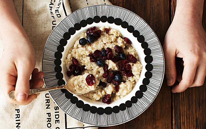 Quaker Instant Oatmeal 48-Ct Pack Just $7.74 + FREE Shipping (Only 16¢ Per Pack)