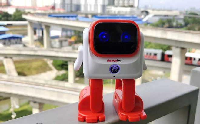 Dancing Robot Bluetooth Speaker Just $21.99 + FREE Shipping at Amazon (Reg $70)