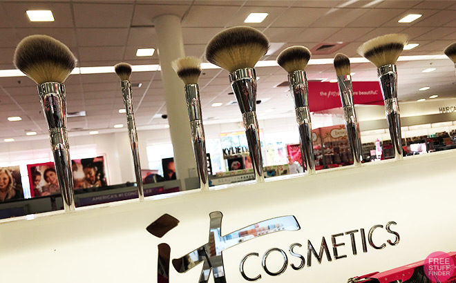 IT Cosmetics Makeup Brushes JUST $10 at ULTA (Reglarly $38) - Black Friday!