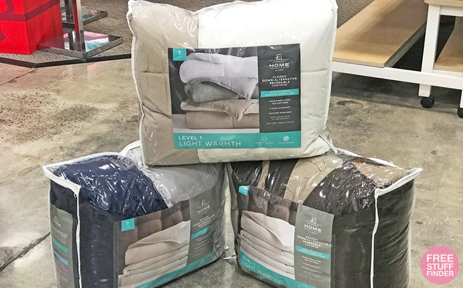 Extra Lightweight Down Alternative Comforter ANY Size ONLY $19.99 (Regularly $100)