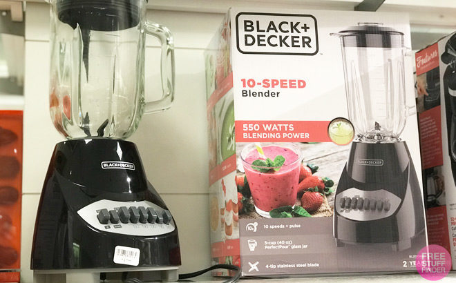 Black+Decker 10-Speed Blender ONLY $18 (Reg $38) at Macy’s - Through Dec 17th!