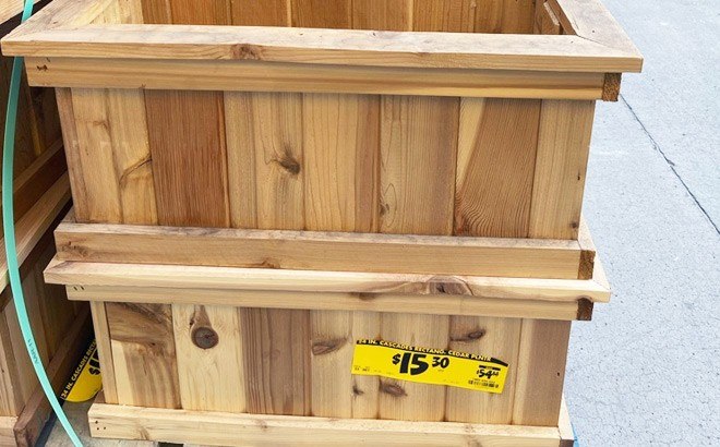 Home Depot Clearance: Planter $15 (Reg $55)